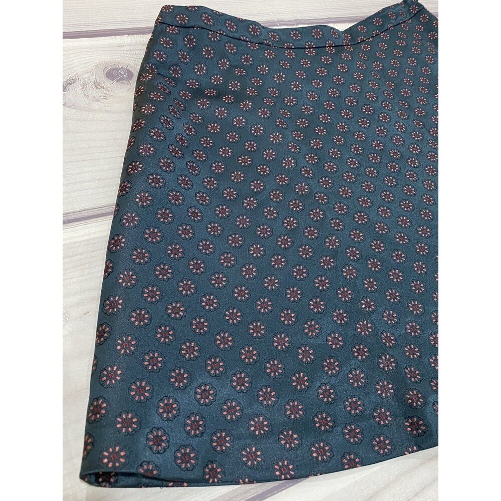 Ann Taylor LOFT Size 12 A-Line Skirt Green Floral Sateen Knee Length Flare New - Picture 3 of 9
